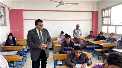 اليوم.. طلاب الشهادة الإعدادية بجنوب سيناء يؤدون امتحان الدراسات والأحياء للصف الأول الثانوي 