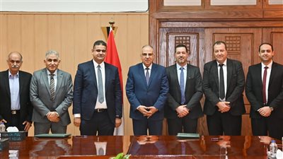 الري توقع مذكرة تفاهم مع شركتين لتطوير المنشآت وأنظمة التحكم والقياس في القنوات المائية