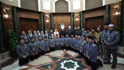 الإمام الأكبر يستقبل طلاب برنامجي تعزيز كوادر العلماء والمعايشة اللغوية الإندونيسيين