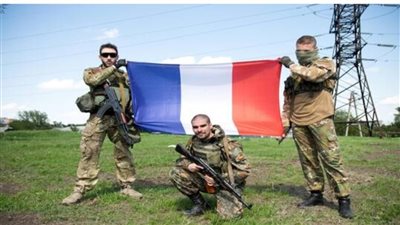 عقب تحطم طائرة عسكرية.. الكرملين يؤكد مشاركة مرتزقة فرنسيين في الجيش الأوكراني