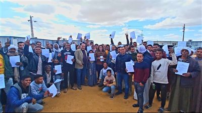 تسليم التعويضات لأصحاب الأراضي المتعارضة مع مسار مشروع شبكة القطار الكهربائي بالبحيرة