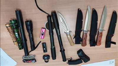 عبر التسوق الإلكتروني.. المؤبد لـ شاب تاجر في الأسلحة البيضاء وتغريمه 2 مليون جنيه