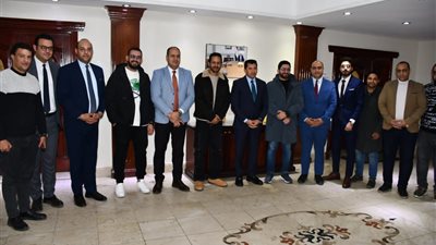 وزير الرياضة يلتقي مجموعة من الشباب المؤثرين عبر منصات التواصل الاجتماعي