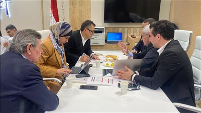 وزير السياحة يلتقي منظمي الرحلات والطيران والمنشآت الفندقية في مدريد | صور 