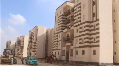 وزير الإسكان يشدد على تسليم شقق سكن لكل المصريين بالمدن الجديدة في المواعيد المقررة