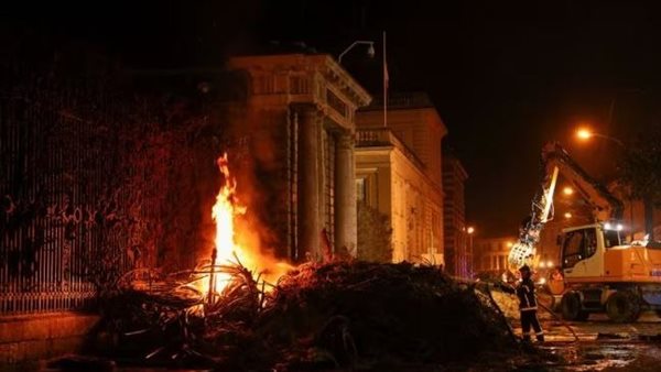 المزارعون المحتجون