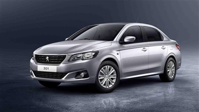 كم لتر من الوقود تستهلك سيارة بيجو 301 لقطع مسافة 100 كم؟