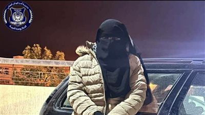 على طريقة صفوت حجازي.. ضبط مصري دخل ليبيا بطريقة غير شرعية متنكرا في نقاب