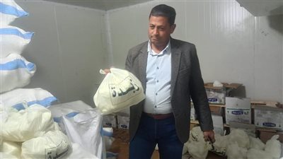 ضبط مصنعين يعيدان تدوير السمن البلدي لبيعه في صورة زبدة فلاحي