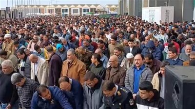 الآلاف يؤدون صلاة الجمعة بمعرض القاهرة الدولي للكتاب في يومه الثاني | بث مباشر