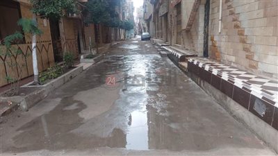 سقوط أمطار متوسطة وانخفاض درجات الحرارة بالغربية.. والمحافظة تدفع بسيارات كسح المياه 