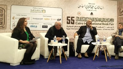 وزير خارجية ألبانيا السابق يستعرض مسيرته الروائية في معرض الكتاب 