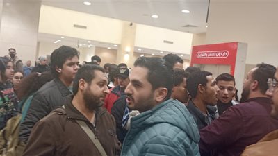 إقبال كثيف على توقيع كتاب أسرار في حياة هؤلاء لريهام عياد| صور