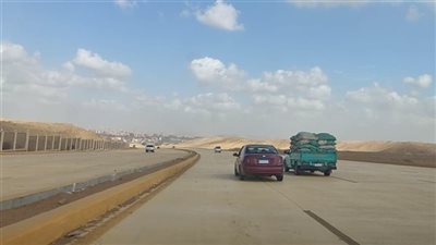 لمدة 15 يوما.. إغلاق حارتين من الطريق السياحي بالجيزة لرفع كفاءة الطبقة الخرسانية