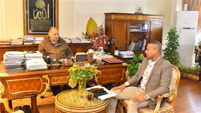 محافظ أسيوط يوجه باستمرار فتح منافذ ومعارض السلع المخفضة