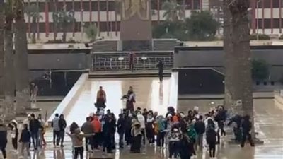 سقوط أمطار غزيرة على بورسعيد في نوة الكرم.. ورفع درجة الاستعداد القصوى | بث مباشر