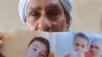 خنقته بالإيشارب.. انهيار جد صغير قتل على يد والدته بالدقهلية: اكتشفنا خيانتها لجوزها في غربته فانتقمت مننا وقتلت ابنها | بث مباشر