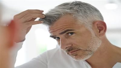 ابتعد عن مقدمة الرأس.. تفسير الشعر الأبيض في المنام وعلاقته بالمشاكل النفسية