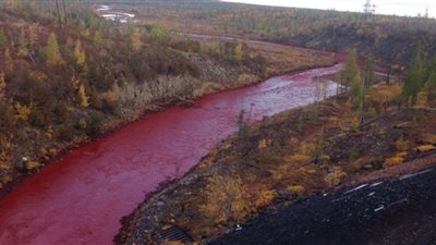 هل ظهور النهر الدموي في بريطانيا من علامات الساعة ونهاية الزمان؟
