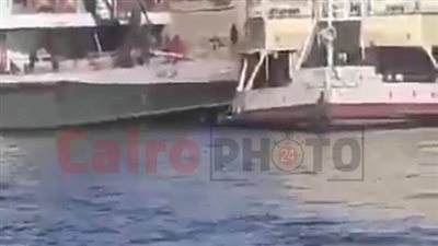 اصطدام مركب سياحي بباخرة في الأقصر |صور