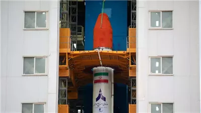 إيران تطلق 3 أقمار صناعية إلى الفضاء.. ما علاقتها بقلق الغرب من تطوير الصواريخ الإيرانية؟