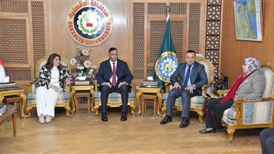 محافظ الدقهلية يستقبل وزيرة الهجرة لحضور فعالية مبادرة مراكب النجاة