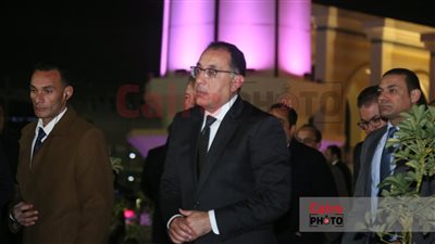 رئيس الوزراء يقدم العزاء لأسرة الراحل العامري فاروق نائب رئيس النادي الأهلي |بث مباشر 