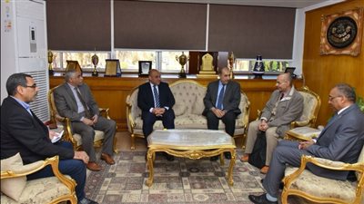 رئيس جامعة أسيوط: تعظيم الدور الخدمي للجامعة لحماية البيئة ولتجنب آثار التغيرات المناخية