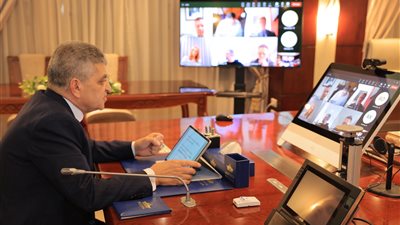 أسامة ربيع يبحث مع غرفة الملاحة الدولية تطورات الأوضاع بالبحر الأحمر وتأثيرها على قناة السويس