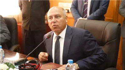 وزير النقل عن فكرة إنشاء القطار السريع: مش معقول هنفضل محشورين في الوادي الضيق 