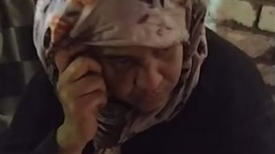 مشردة الوراق.. حكاية سيدة تقيم على الرصيف بطفليها بعد تخلي أهلها وزوجها عنها |فيديو