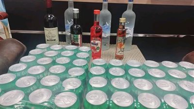 كنز بيرة وزجاجات خمرة.. جمارك السلوم تحبط محاولة تهريب بقيمة 979 ألف جنيه