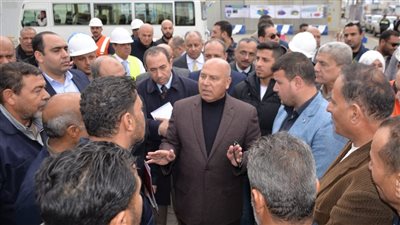 وزير النقل يوجه بإزالة التعديات على خطوط السكك الحديدية كافة