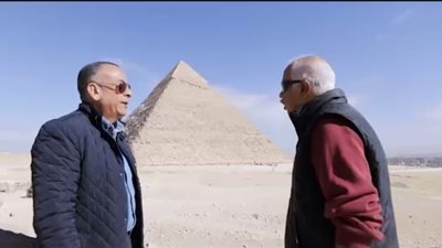 من داخل غرفة دفن منكاورع.. حمدي رزق يقدم حلقة خاصة عن كساء الهرم الأصغر