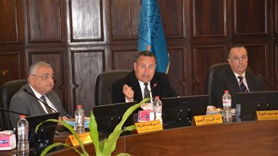 رئيس جامعة الإسكندرية يؤكد على الانتهاء من جميع الاستعدادات لبدء الدراسة بالفصل الدراسي الثاني