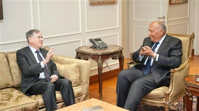 وزير الخارجية يطالب أمريكا والدول المانحة للأونروا بالعدول عن قرار تعليق التمويل