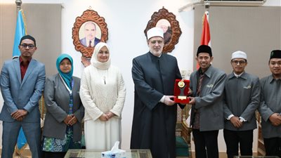 مجلس جامعة الأزهر يكرم طلاب إندونيسيا المشاركين في برنامج المعايشة اللغوية