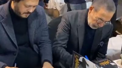 الدكتور مدحت العدل خلال توقيع كتابه تشارلي بمعرض الكتاب: سعيد بالإقبال الكبير من الشباب وده مطمني | بث مباشر