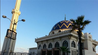 نقل شعائر صلاة الجمعة من مسجد الشاطئ ببورسعيد | بث مباشر