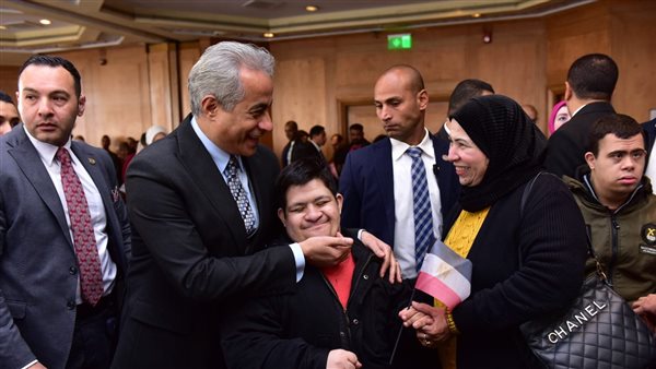 وزير العمل - حسن