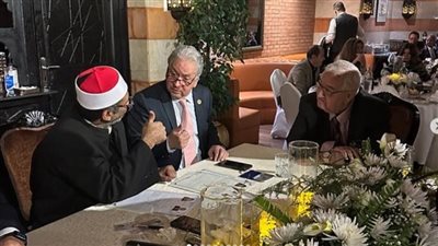 أول تعليق من عمر عبد العزيز بعد زواجه: كنت أعرفها من سنين وربنا جمعنا | خاص