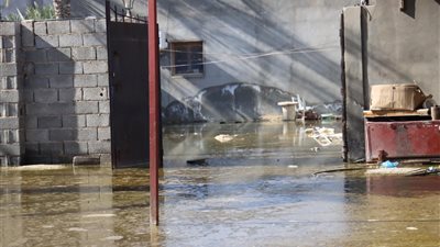 كارثة في زليتن.. المياه الجوفية تبتلع منازل الليبيين | فيديو