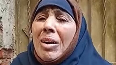 والدة شقيقين قتلا على يد أب وابنه في الفيوم: كانوا طالعين على أكل عيشهم وغدروا بيهم| بث مباشر