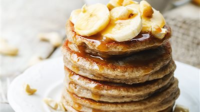 مهدئ للجهاز الهضمي.. طريقة تحضير فطائر الموز المفيدة