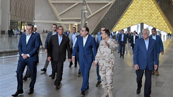 رئيس الوزراء يتفقد