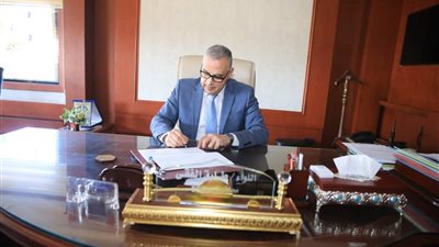 بنسبة نجاح 86%.. محافظ سوهاج يعتمد نتيجة الفصل الدراسي الأول بالشهادة الإعدادية 2024 |صور