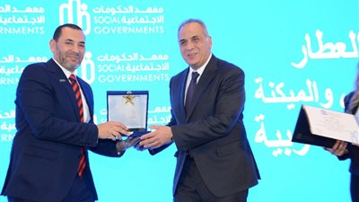 نائب وزير الاتصالات يفوز بجائزة أفضل شخصية في التواصل الحكومي الاجتماعي بالوطن العربي لـ 2023