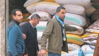 ضبط 100 طن ذرة قبل بيعها بالسوق السوداء ومواد غذائية منتهية الصلاحية بالبحيرة