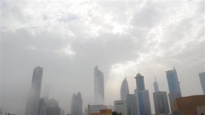 يعتدل غدًا.. حالة الطقس في الكويت اليوم نهارًا وليلًا وحالة الرياح