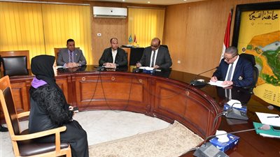 محافظ الفيوم يوجه بسرعة استعجال صرف مرتبات العاملين بقطاع التشجير
